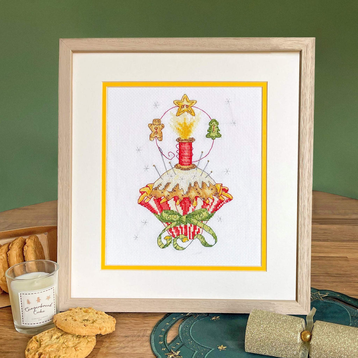 Christmas Trimmings Cross Stitch Kit with 14 count antique white Aida fabric and metallic threads