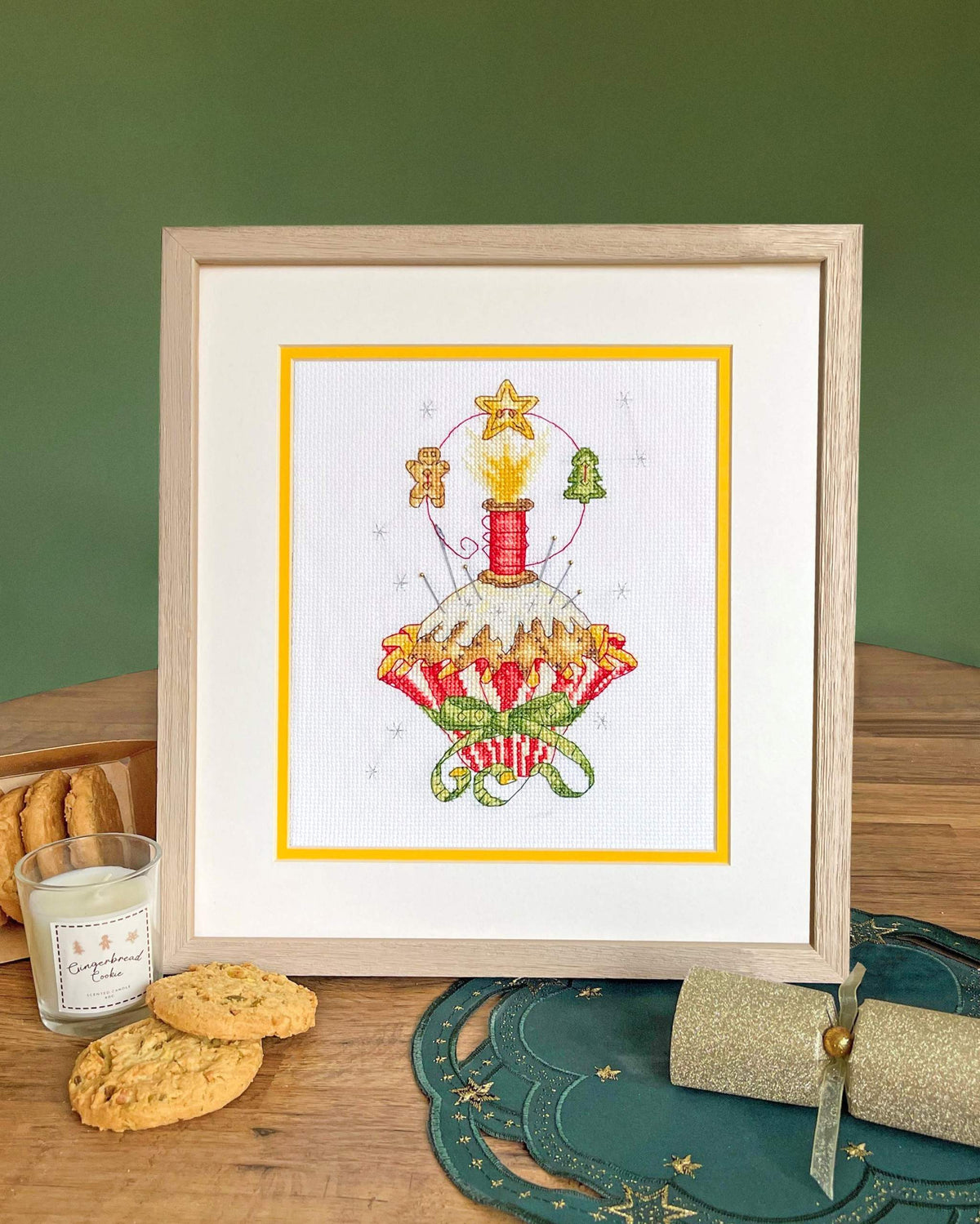 Christmas Trimmings Cross Stitch Kit with 14 count antique white Aida fabric and metallic threads