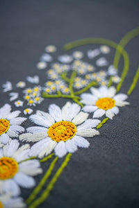 Tablecloth Embroidery Kit ~ Daisies
