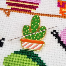 Load image into Gallery viewer, Cactus Needle Minder