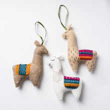 Load image into Gallery viewer, Llamas Felt Craft Kit