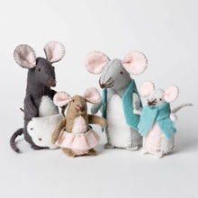Load image into Gallery viewer, Mouse Family Felt Craft Kit