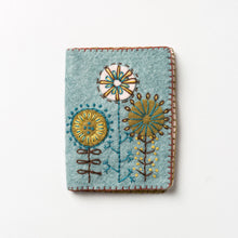 Load image into Gallery viewer, Needle Case Felt Craft Kit