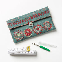 Load image into Gallery viewer, Sewing Pouch Felt Craft Kit