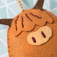 Load image into Gallery viewer, Highland Cow Felt Craft Kit